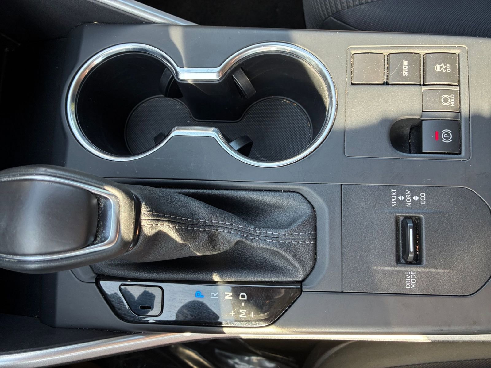 Used 2025 Toyota Highlander LE image 42