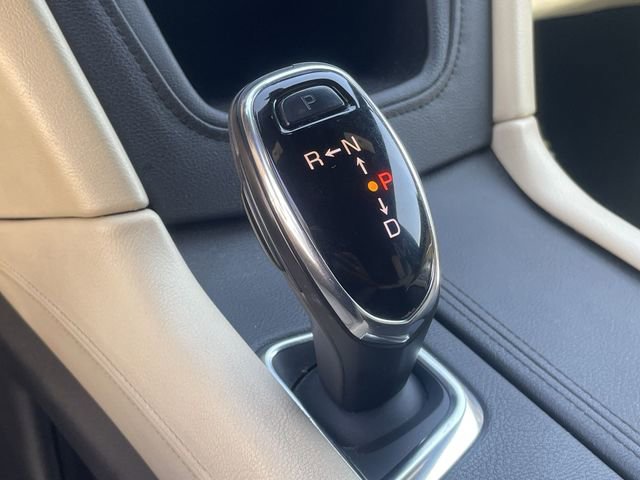 Used 2018 Cadillac XT5 Luxury w/ Driver Awareness Package FWD image 16