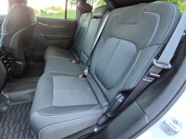 New 2026 Jeep Grand Cherokee Laredo X RWD image 28