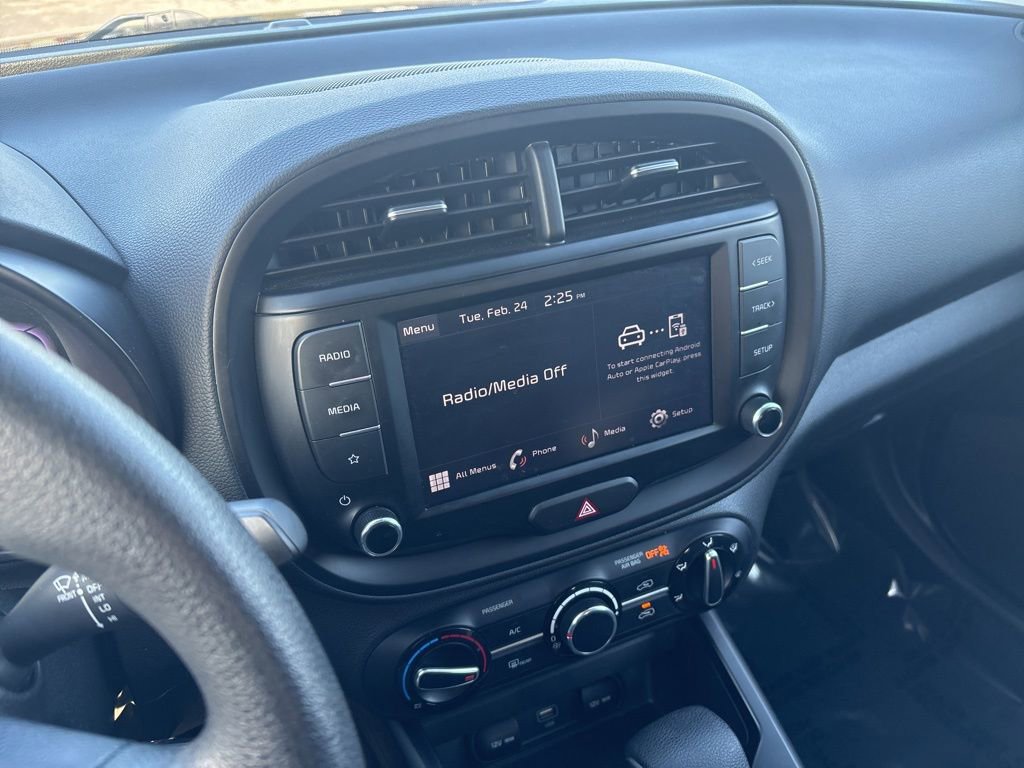 Used 2023 Kia Soul LX image 17