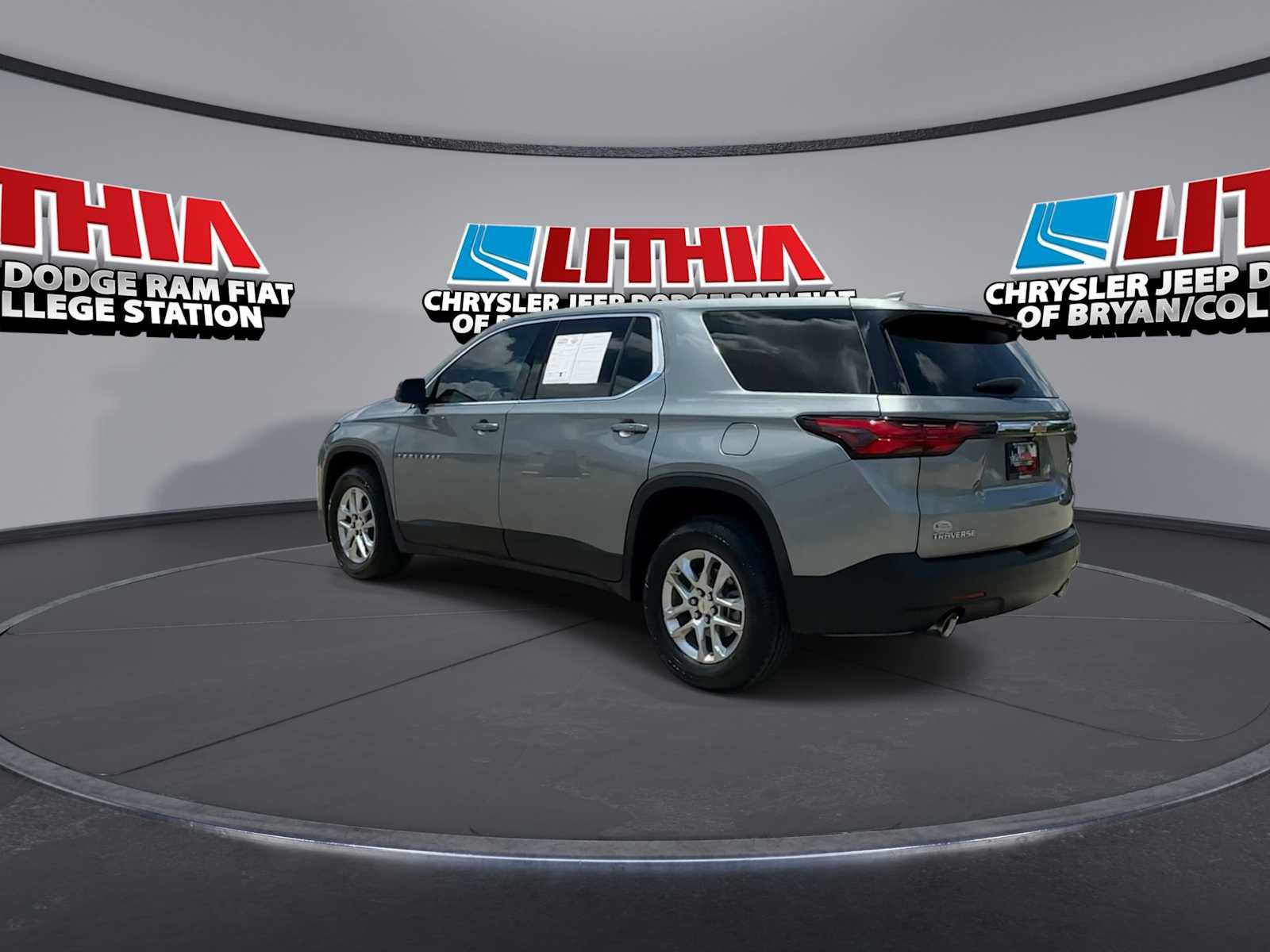 Used 2023 Chevrolet Traverse LS FWD image 6