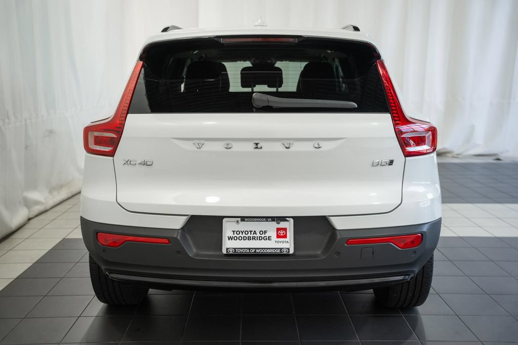 Used 2023 Volvo XC40 B5 Plus w/ Driver Assist Package AWD/4WD image 5