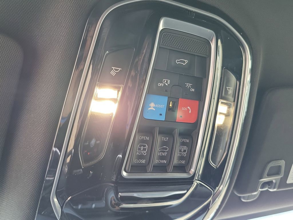 Used 2022 Jeep Grand Cherokee L Overland w/ Luxury Tech Group IV AWD/4WD image 19