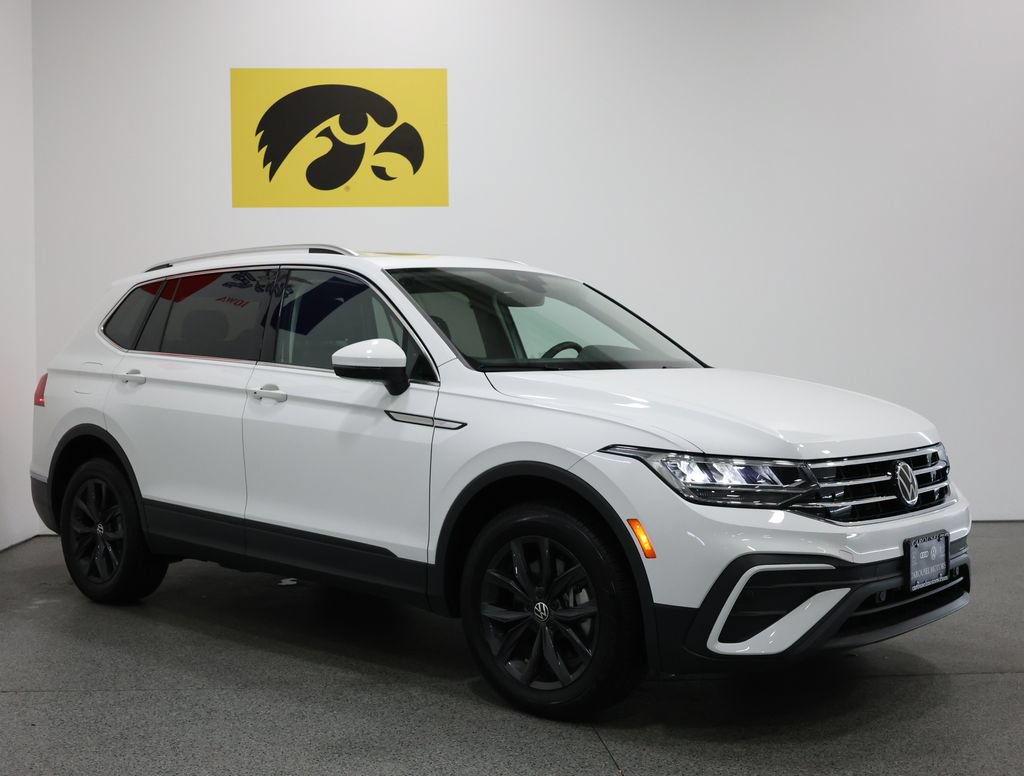 Used 2024 Volkswagen Tiguan SE w/ Panoramic Sunroof Package AWD/4WD image 6