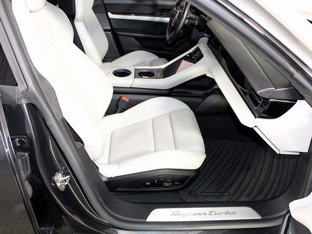 Certified 2020 Porsche Taycan Turbo image 31