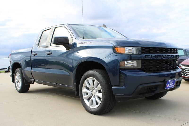 Used 2019 Chevrolet Silverado 1500 Custom w/ Custom Value Package AWD/4WD image 3