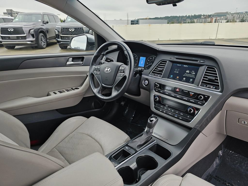 Used 2016 Hyundai Sonata Sport w/ Option Group 02 image 10