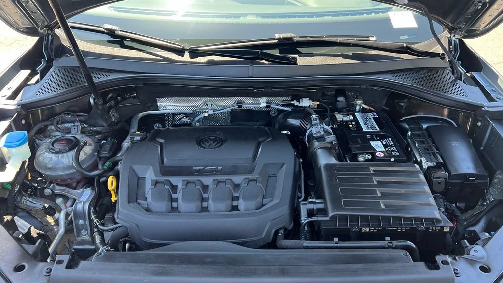 Used 2020 Volkswagen Tiguan SE R-Line AWD/4WD image 46