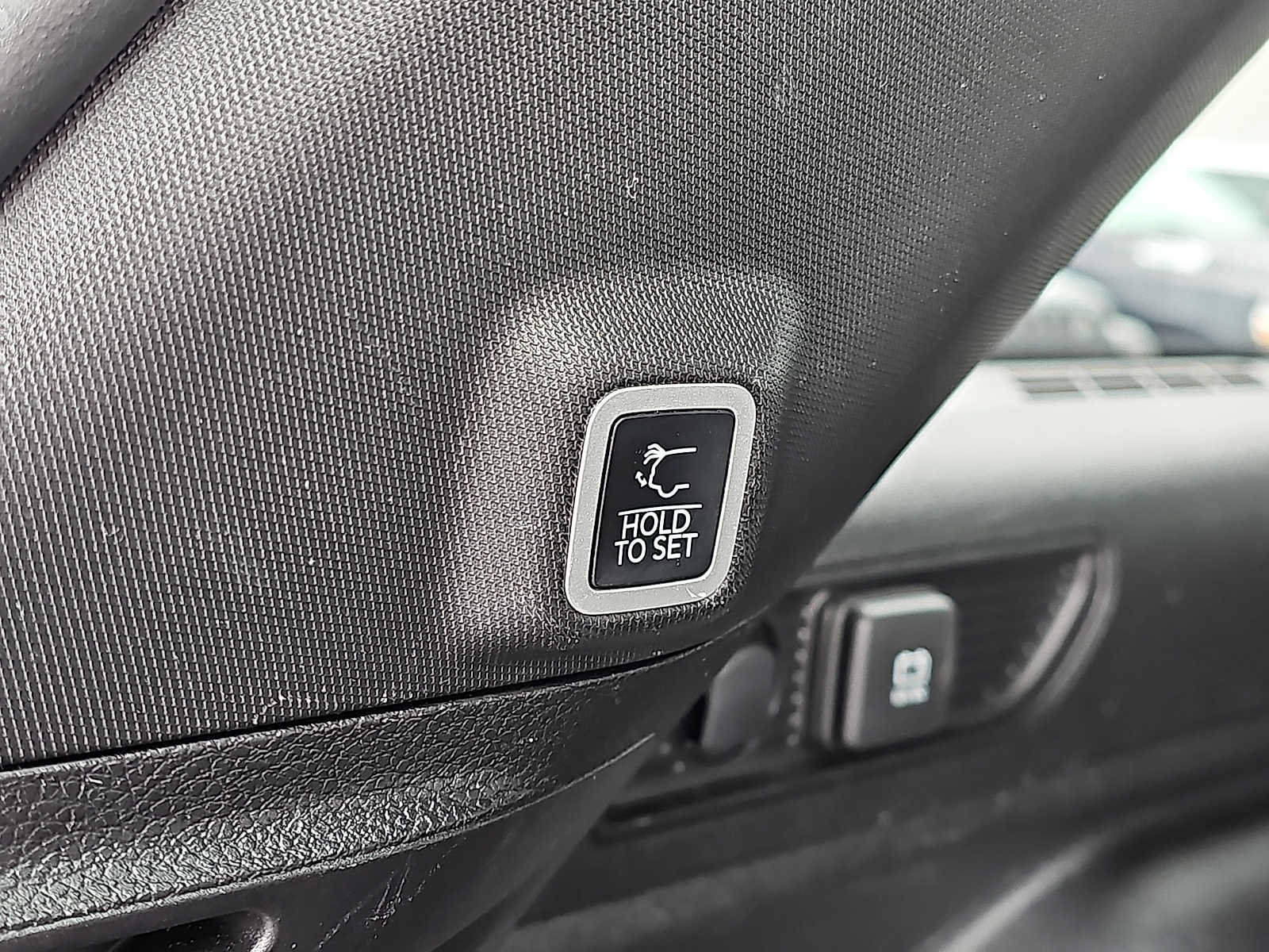 Used 2025 Jeep Grand Cherokee Altitude AWD/4WD image 30