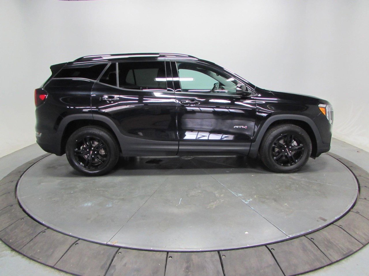 Used 2022 GMC Terrain AT4 image 8