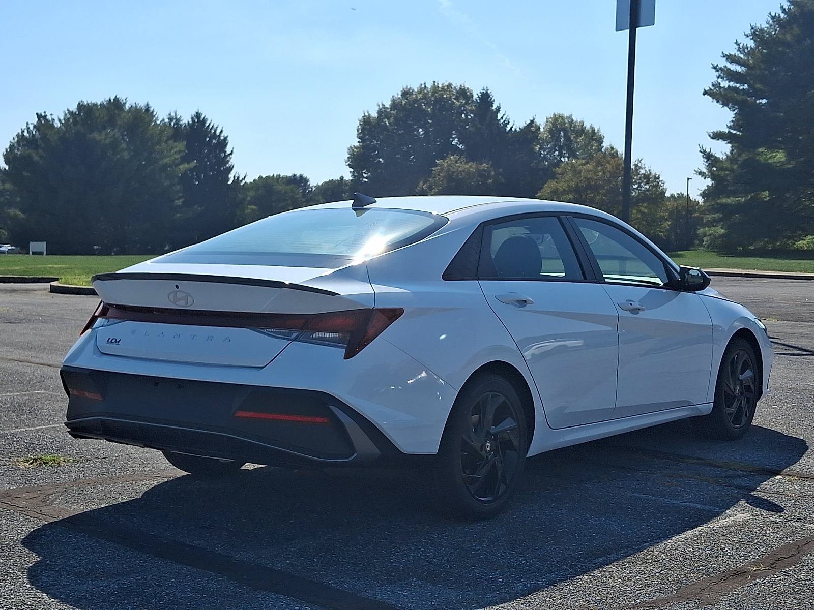 New 2026 Hyundai Elantra SEL Sport FWD image 3