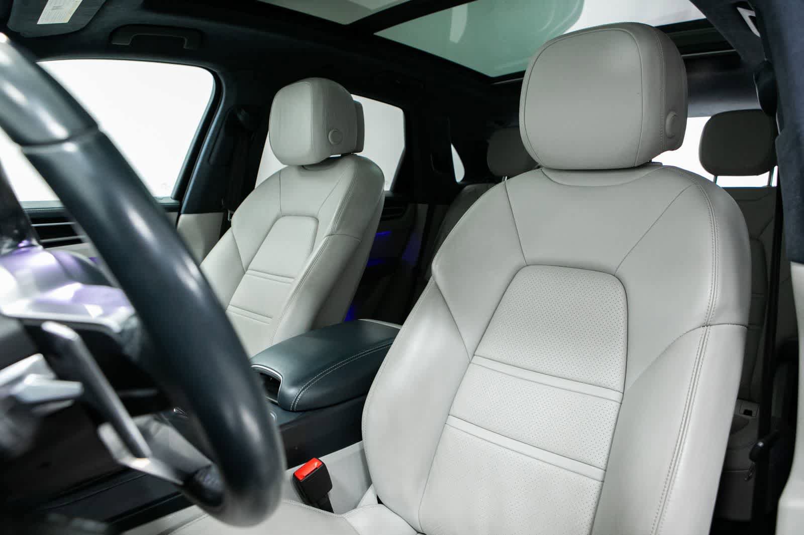 Certified 2021 Porsche Cayenne GTS AWD/4WD image 5