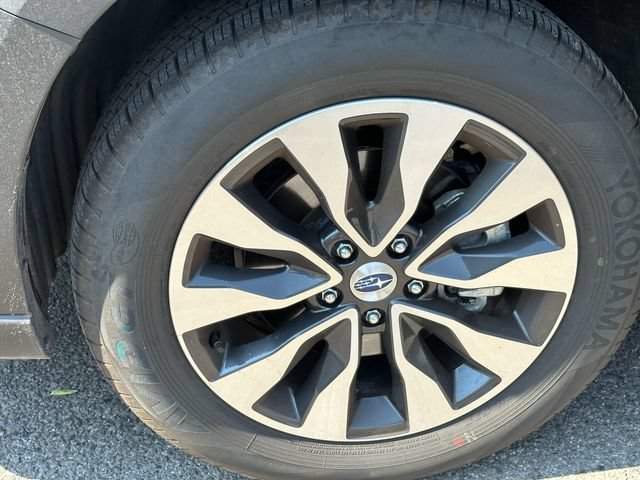 Used 2025 Subaru Outback Limited AWD/4WD image 16