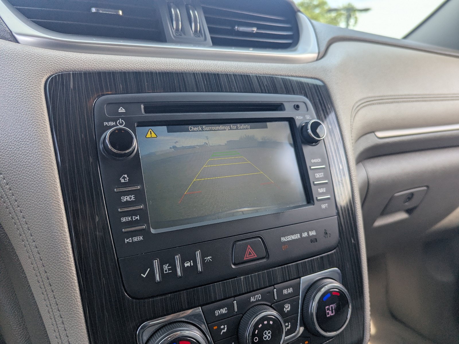 Used 2015 Chevrolet Traverse LT AWD/4WD image 25