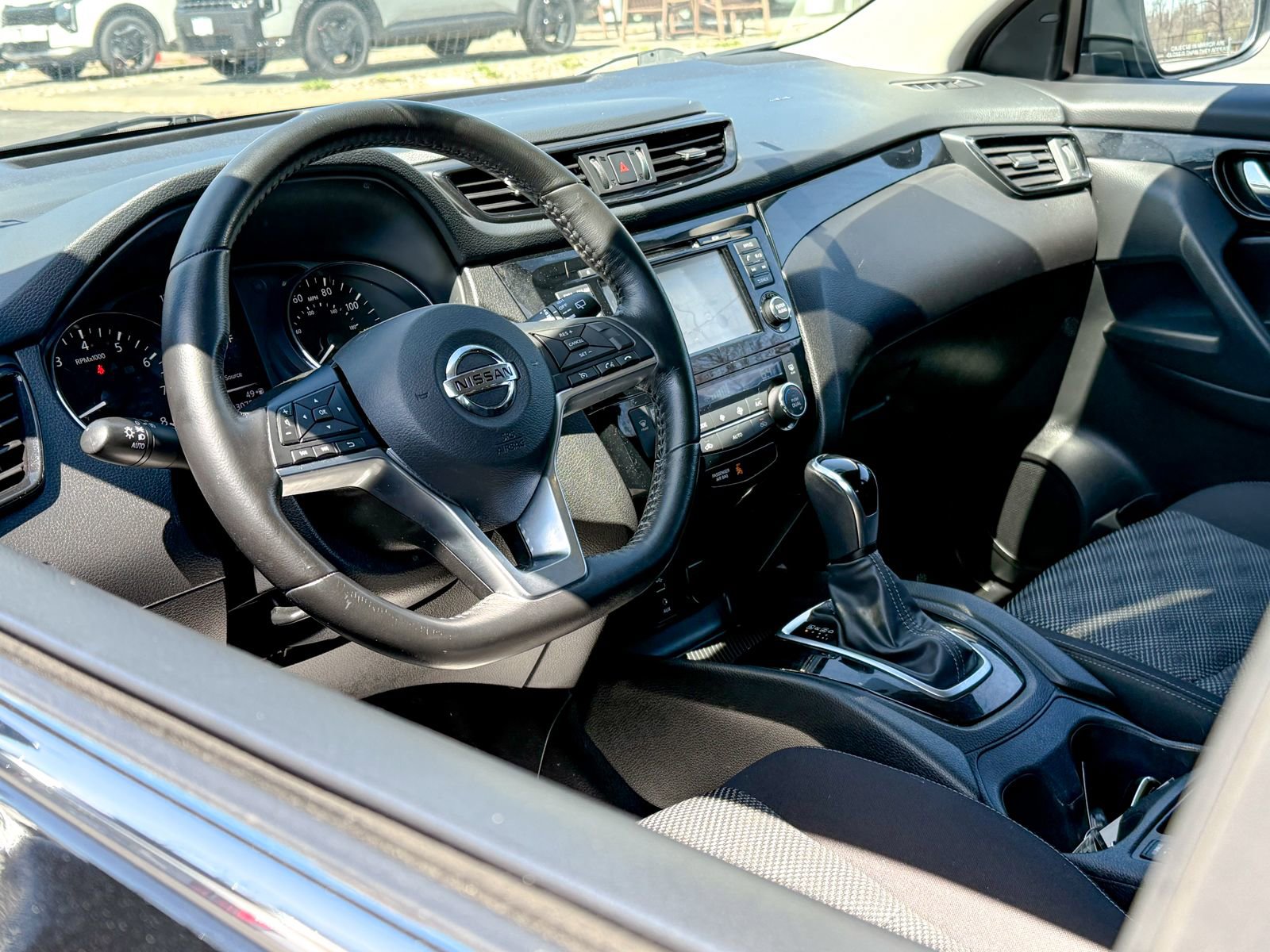 Used 2017 Nissan Rogue Sport SV w/ SV Premium Package AWD/4WD image 15