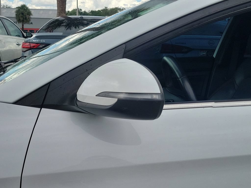 Used 2020 Hyundai Elantra Sport w/ Premium Package 02 FWD image 10