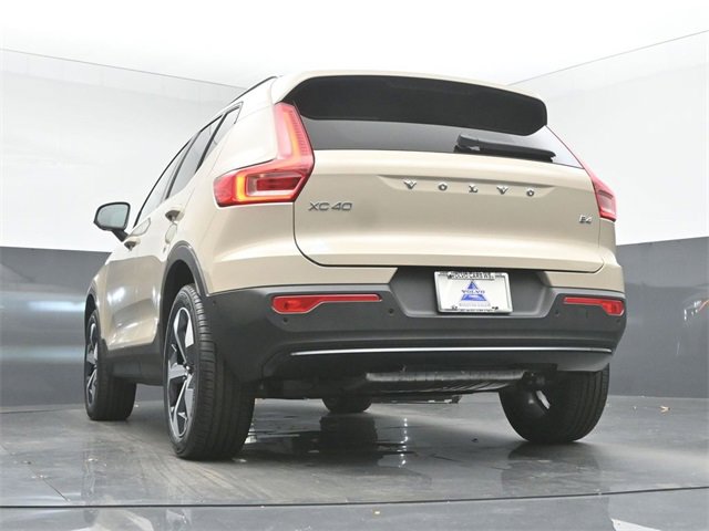 New 2026 Volvo XC40 B4 Plus w/ Protection Package Premier image 38