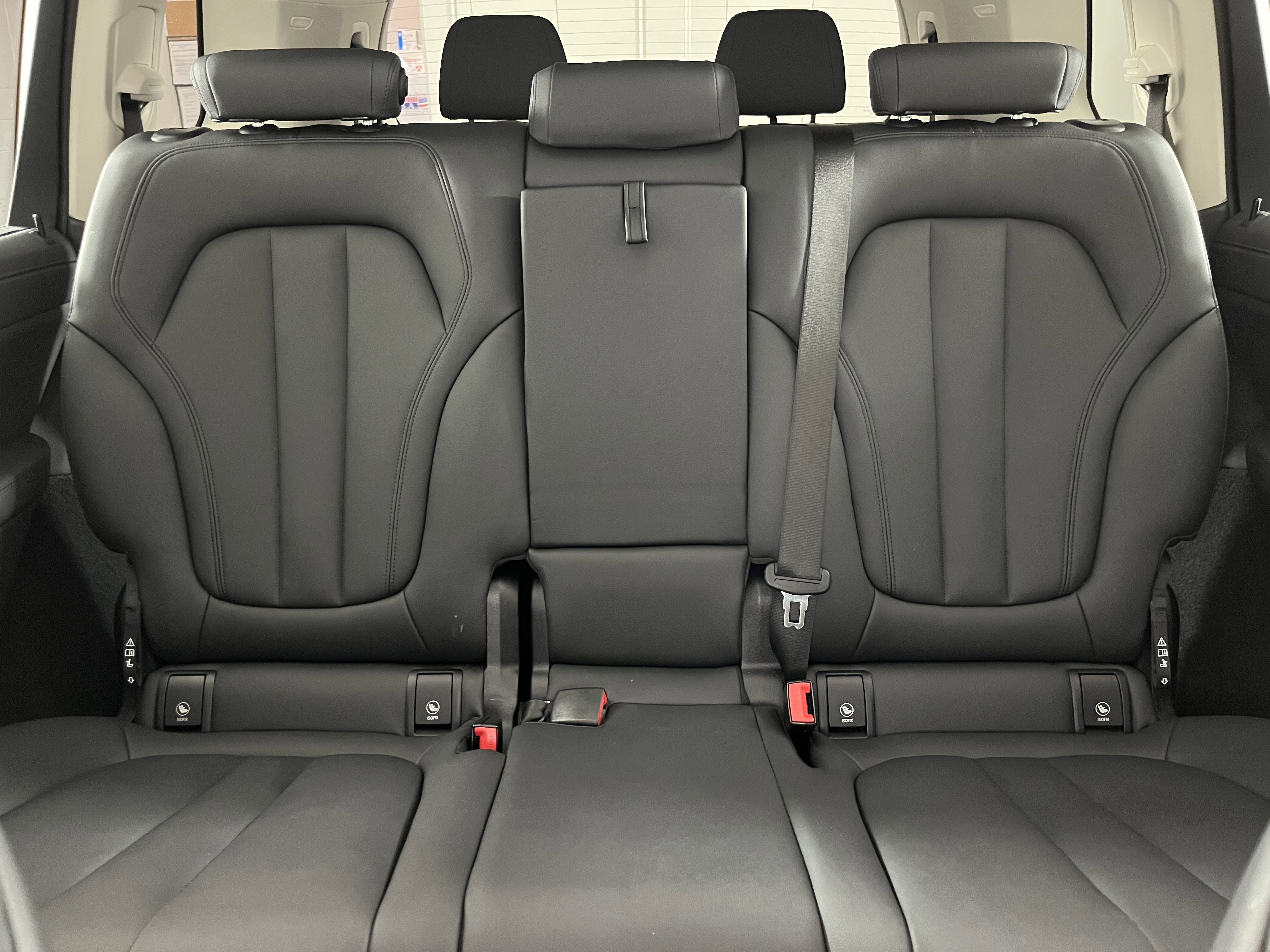 Used 2022 BMW X7 xDrive40i w/ Premium Package image 23