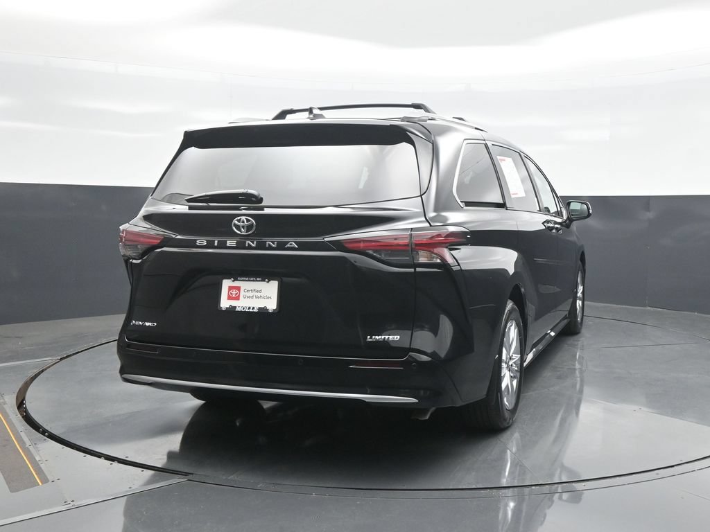 Used 2026 Toyota Sienna Limited AWD/4WD image 6