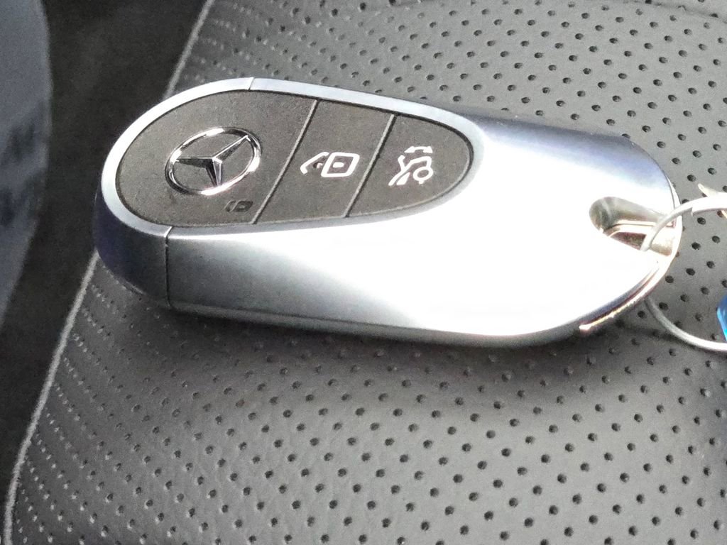 New 2026 Mercedes-Benz CLE 300 4MATIC Cabriolet image 37