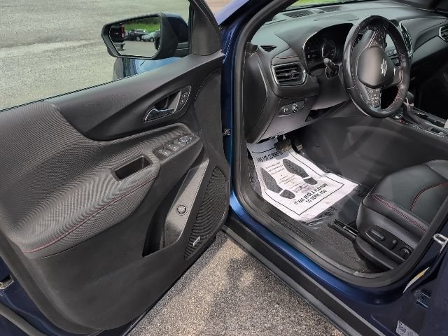 Used 2022 Chevrolet Equinox RS w/ RS Leather Package AWD/4WD image 11