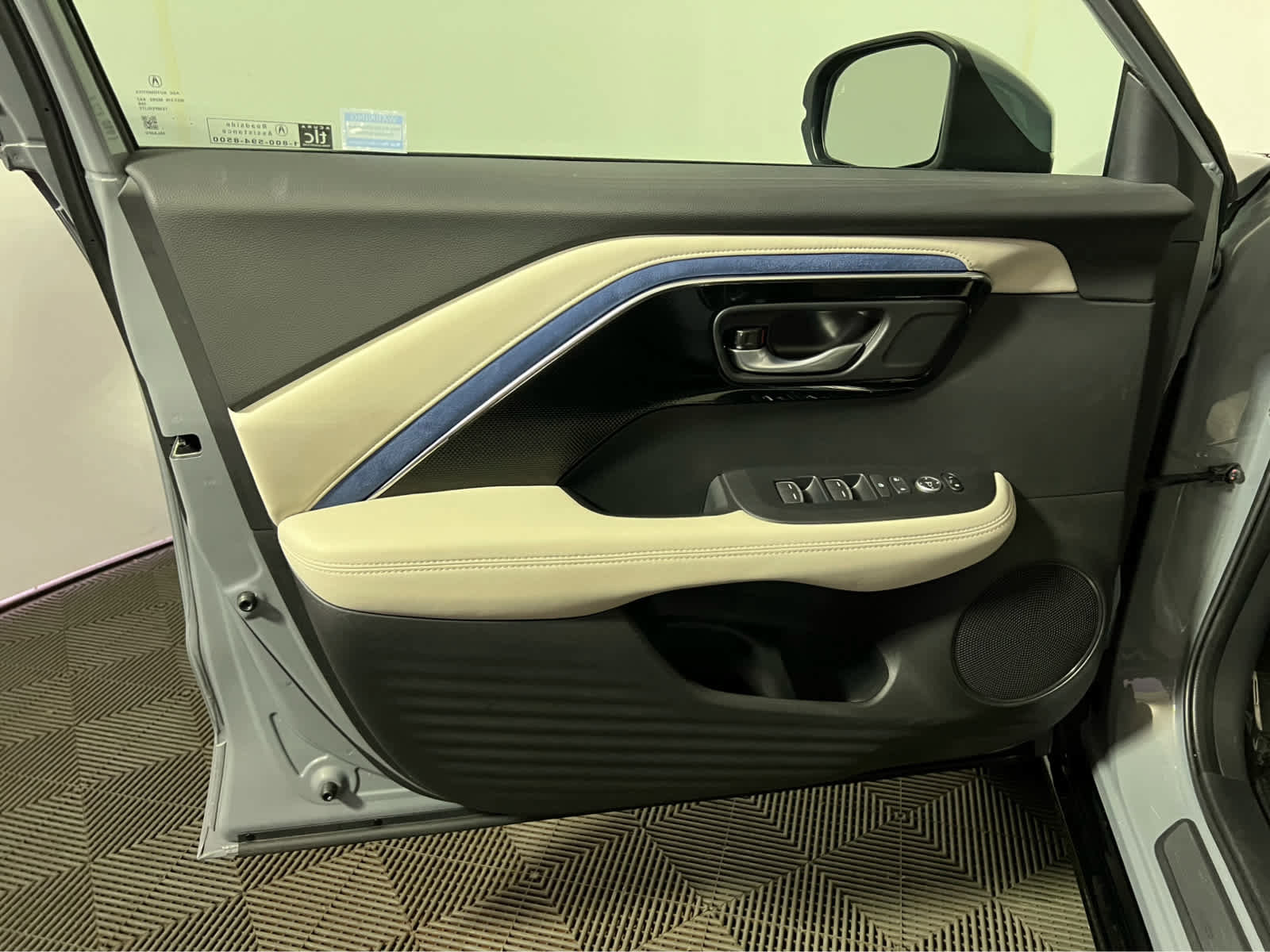 Used 2025 Acura ADX A-Spec image 23