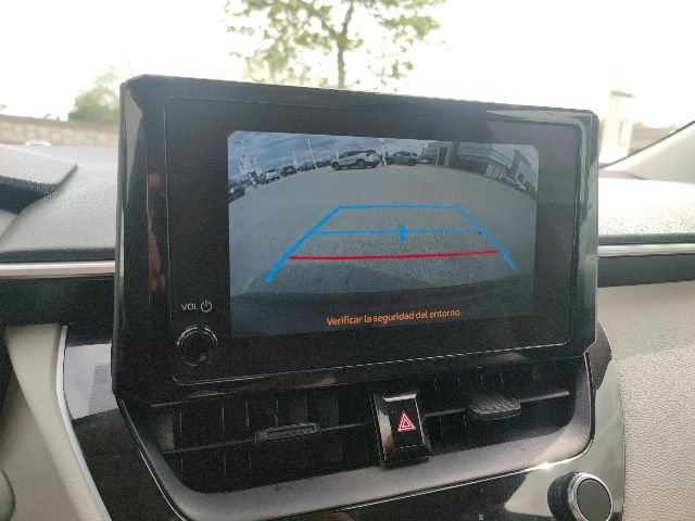 Used 2025 Toyota Corolla LE image 29