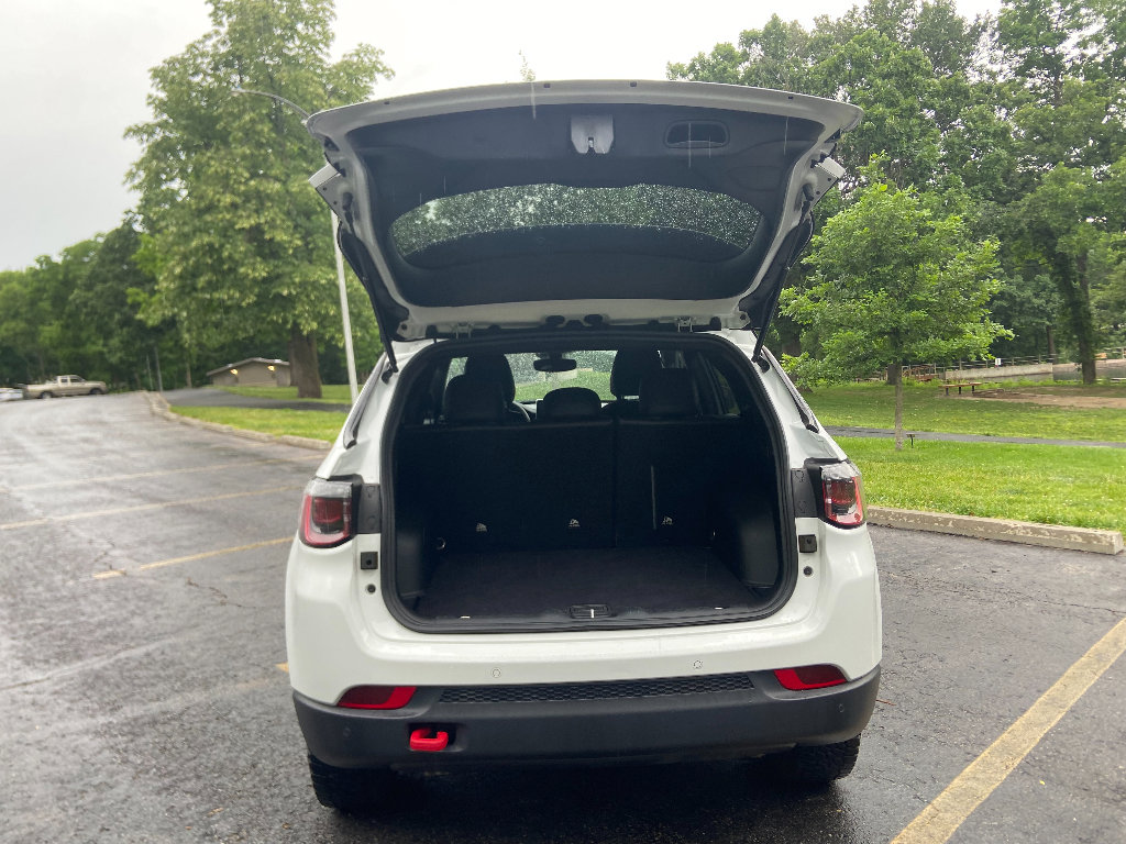 Used 2025 Jeep Compass Trailhawk AWD/4WD image 17