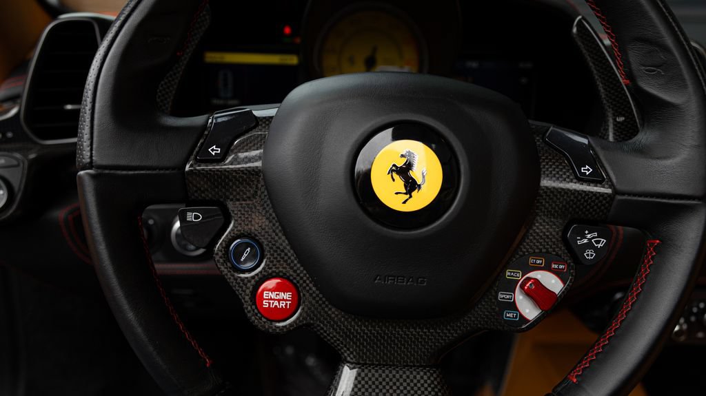 Used 2015 Ferrari 458 Spider RWD image 56