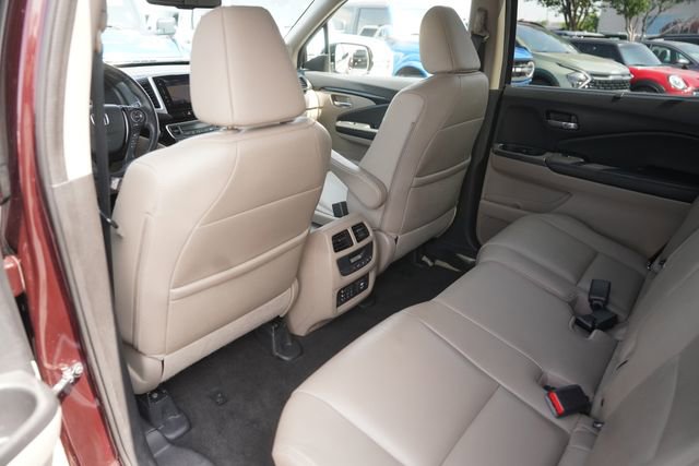 Used 2017 Honda Pilot Touring image 12