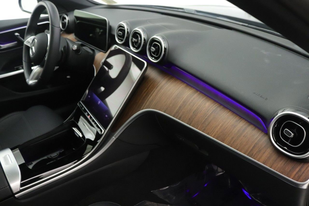 Used 2025 Mercedes-Benz C 300 4MATIC Sedan image 25