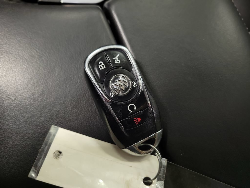 Used 2017 Buick Envision Essence w/ LPO, Cargo Package FWD image 18
