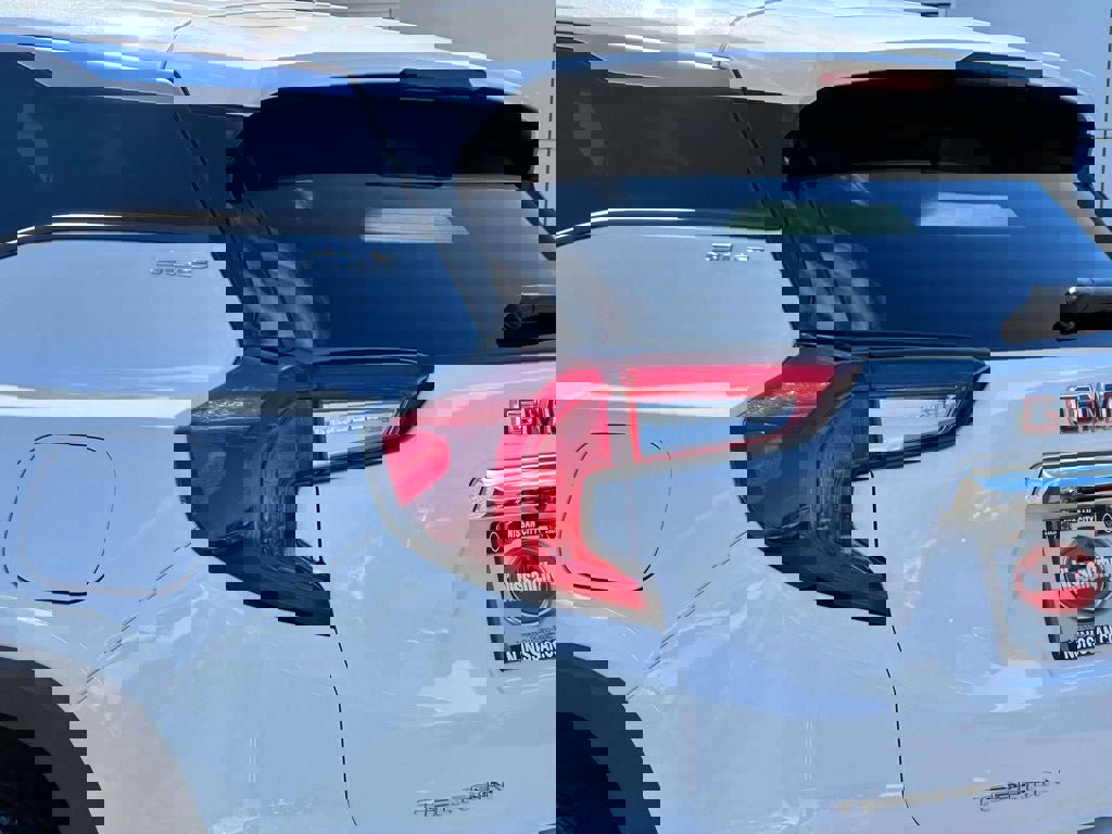 Used 2024 GMC Terrain SLE image 9