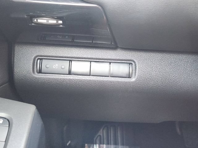 Used 2025 Nissan Pathfinder S FWD image 23
