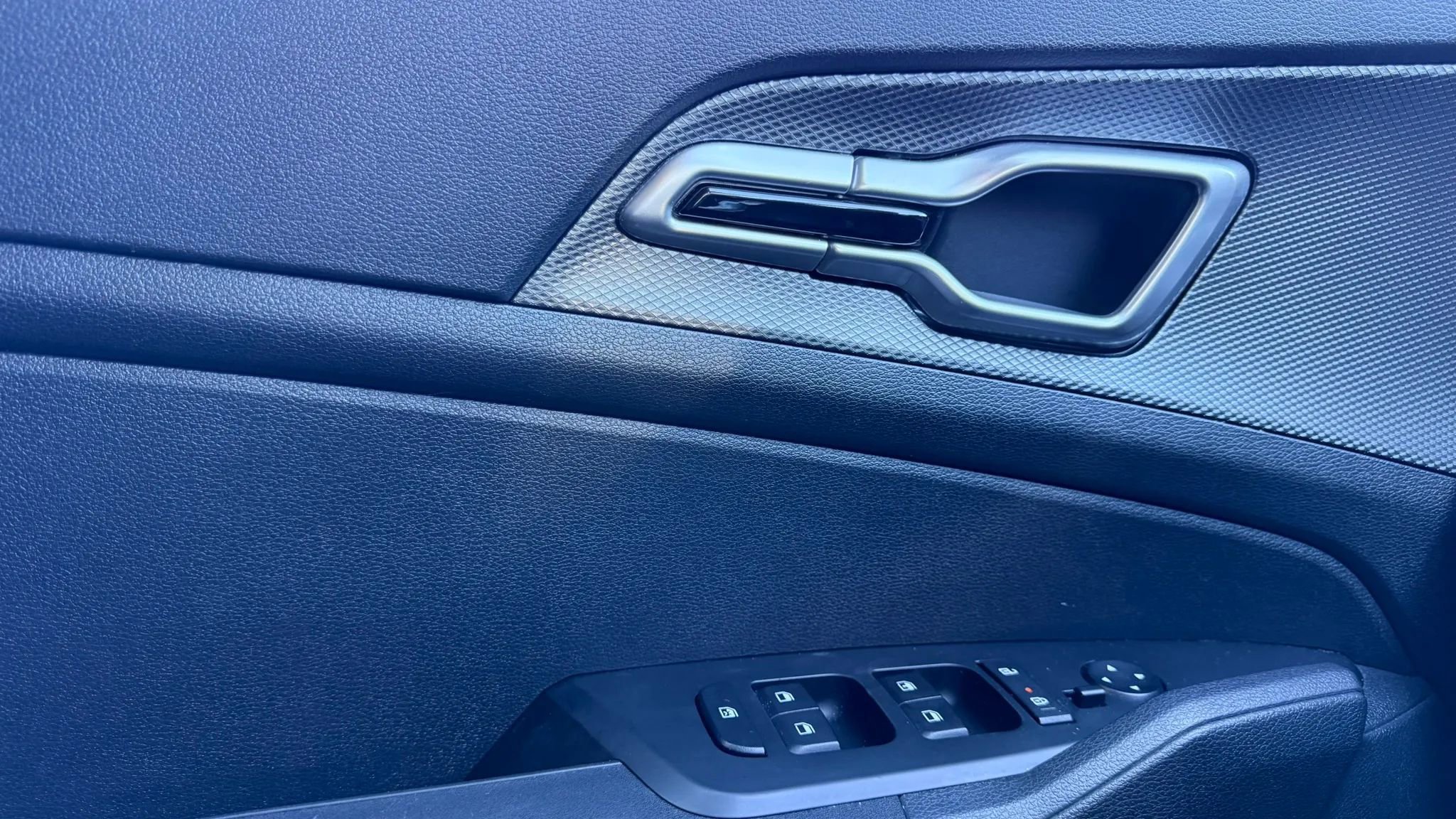 Used 2024 Kia Sportage LX image 25