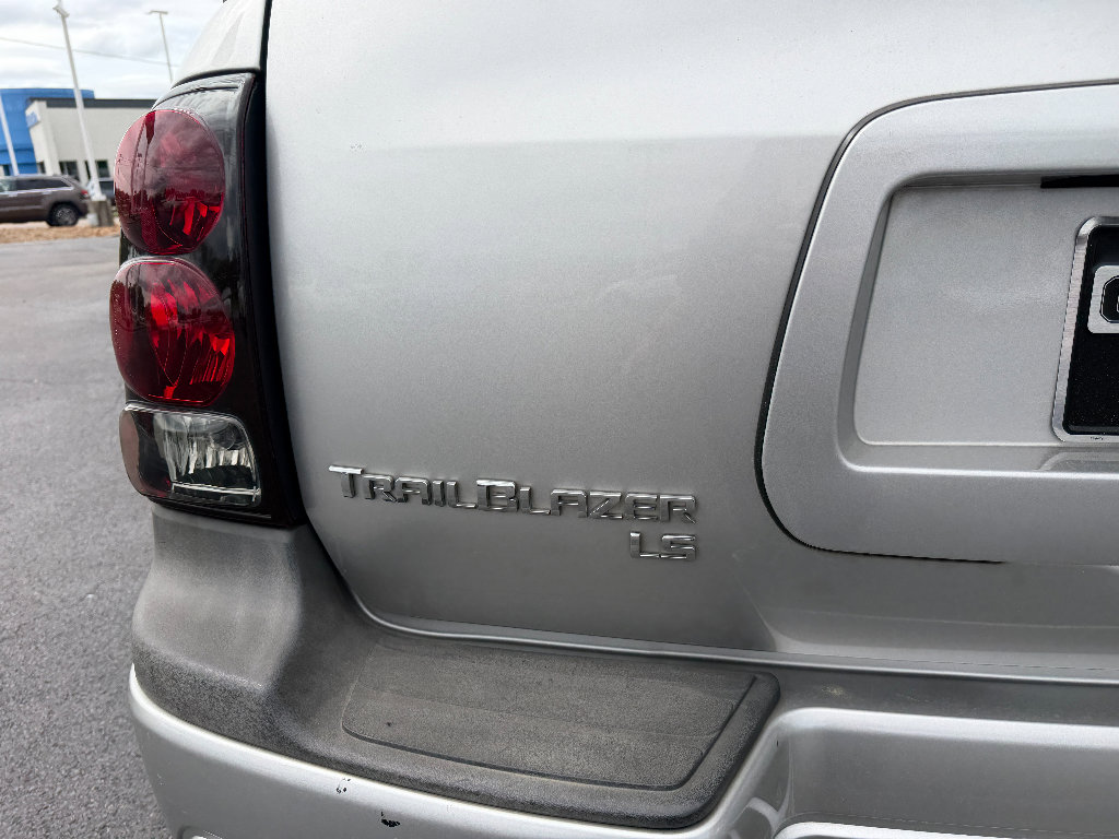 Used 2005 Chevrolet TrailBlazer LS w/ LS Preferred Equipment Group RWD image 10