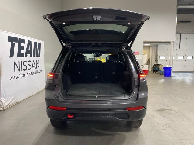 Used 2022 Jeep Grand Cherokee Trailhawk w/ Luxury Tech Group III AWD/4WD image 6