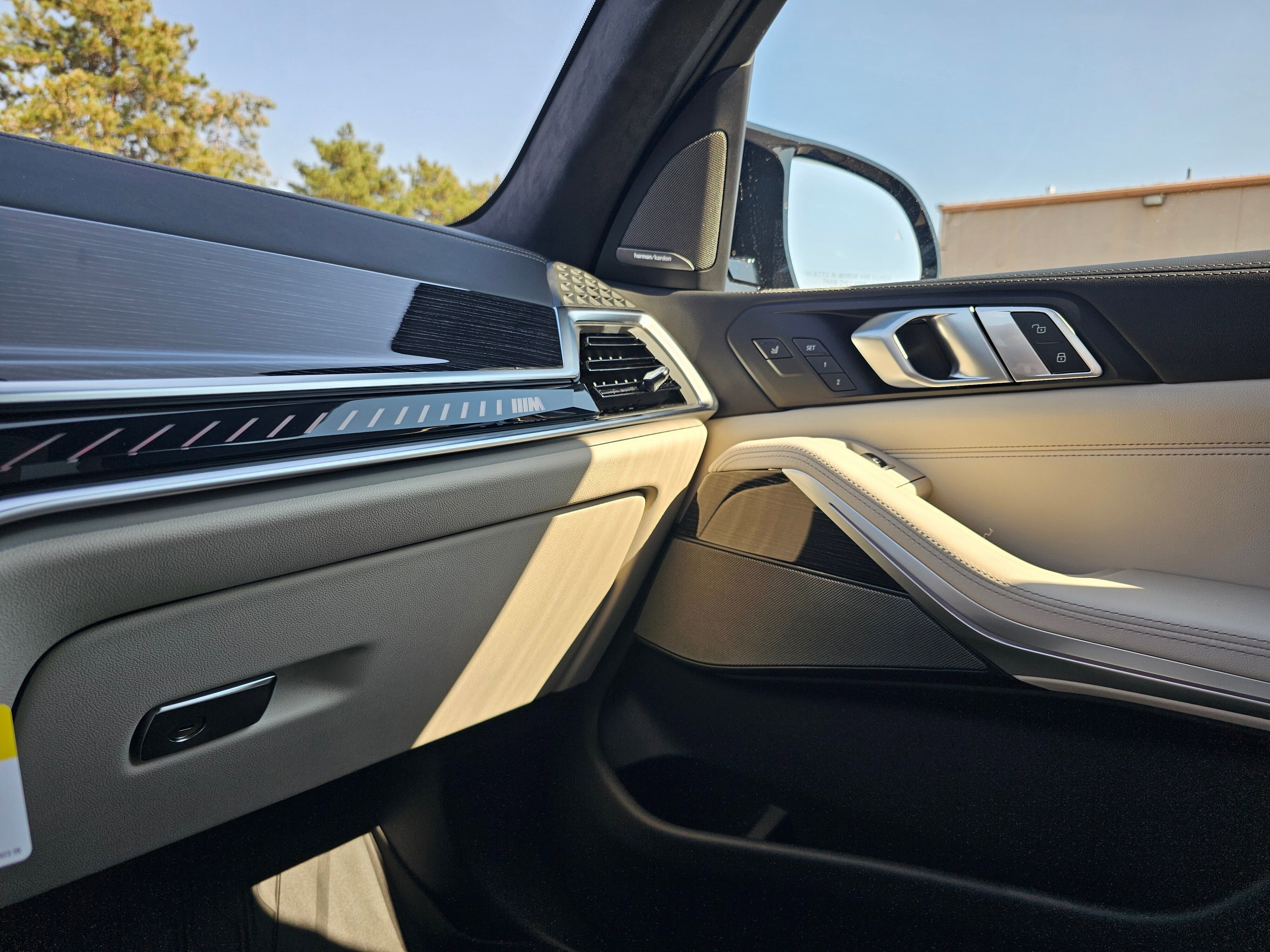 New 2026 BMW X7 M60i image 25