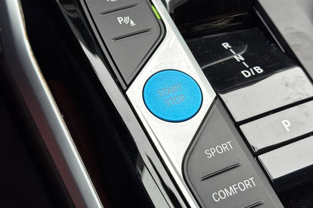 Used 2023 BMW i4 eDrive35 image 25