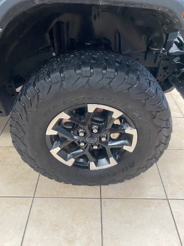 Used 2024 Jeep Wrangler Unlimited Rubicon 4xe AWD/4WD image 31