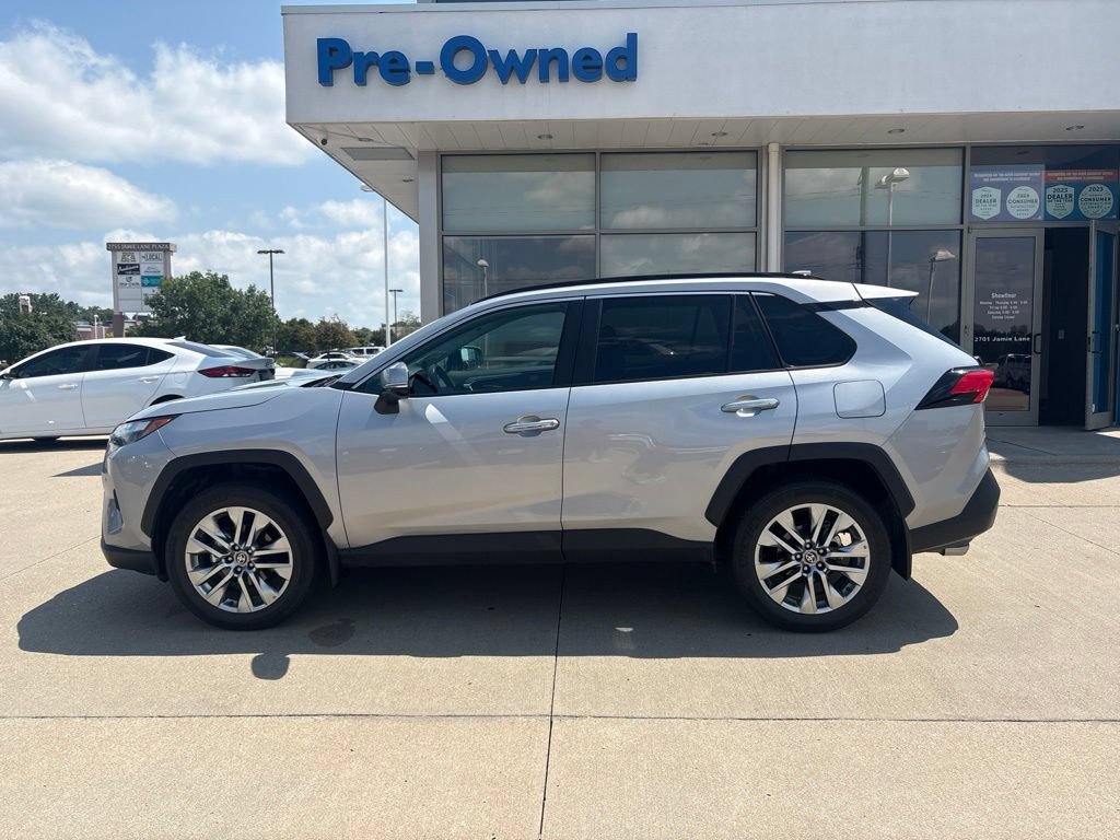 Used 2025 Toyota RAV4 Limited w/ Advanced Technology Package AWD/4WD image 8