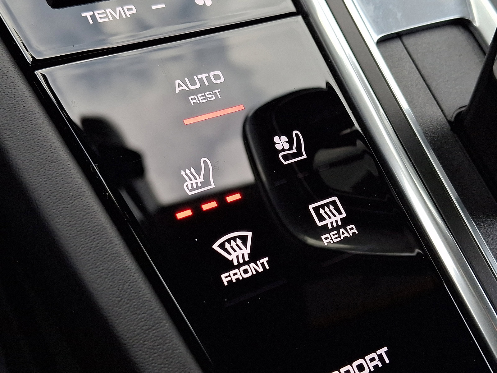 Used 2021 Porsche Cayenne S image 26