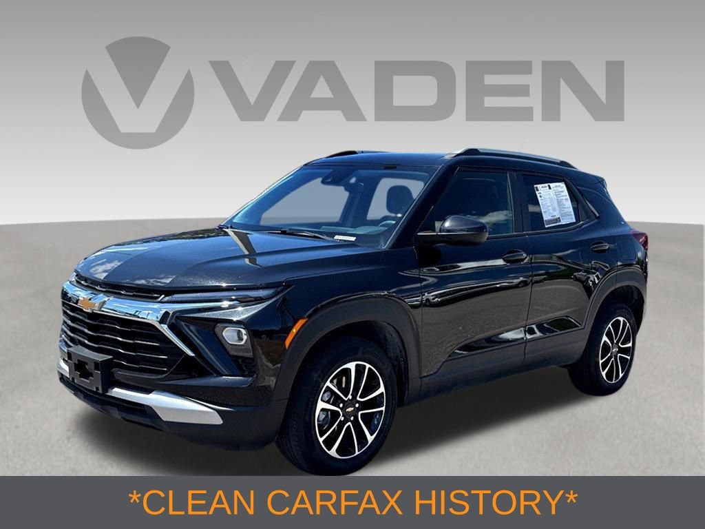 Used 2025 Chevrolet TrailBlazer LT AWD/4WD image 3