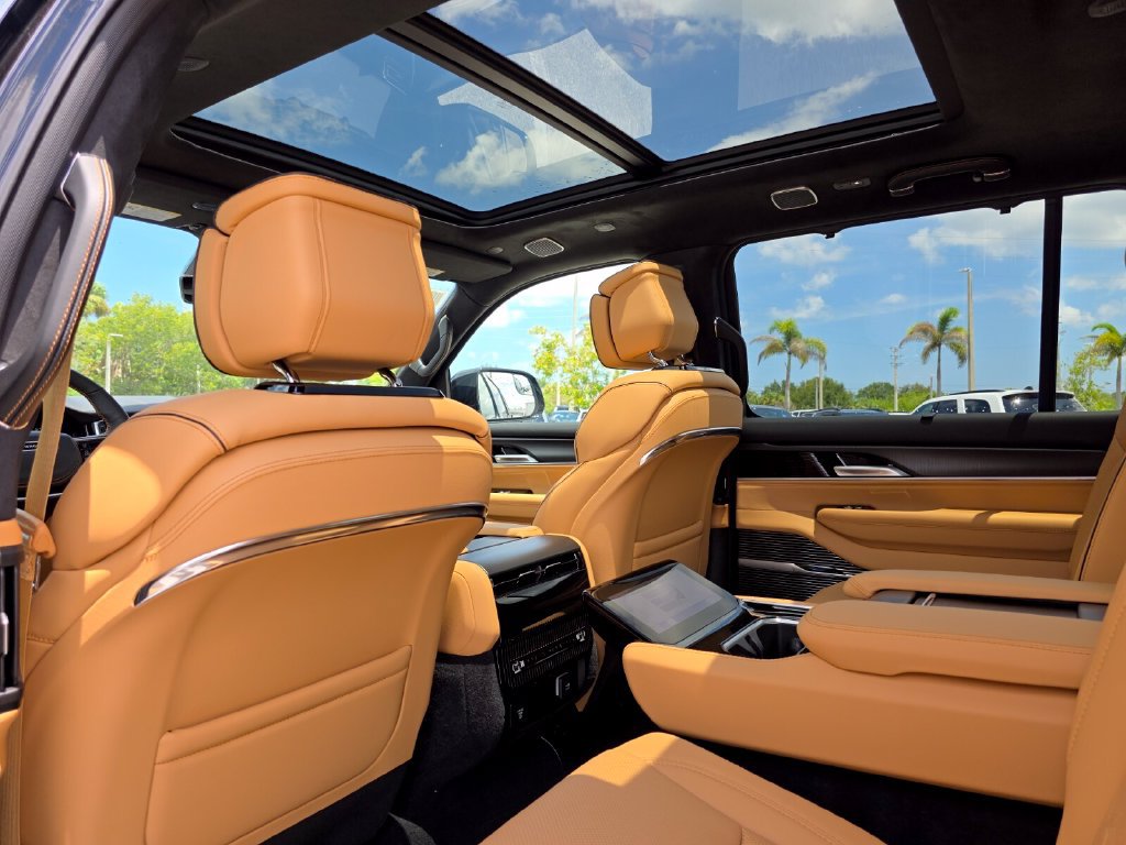 New 2026 Jeep Grand Wagoneer Summit AWD/4WD image 25