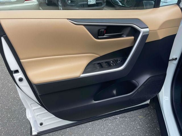 Certified 2023 Toyota RAV4 LE AWD/4WD image 18