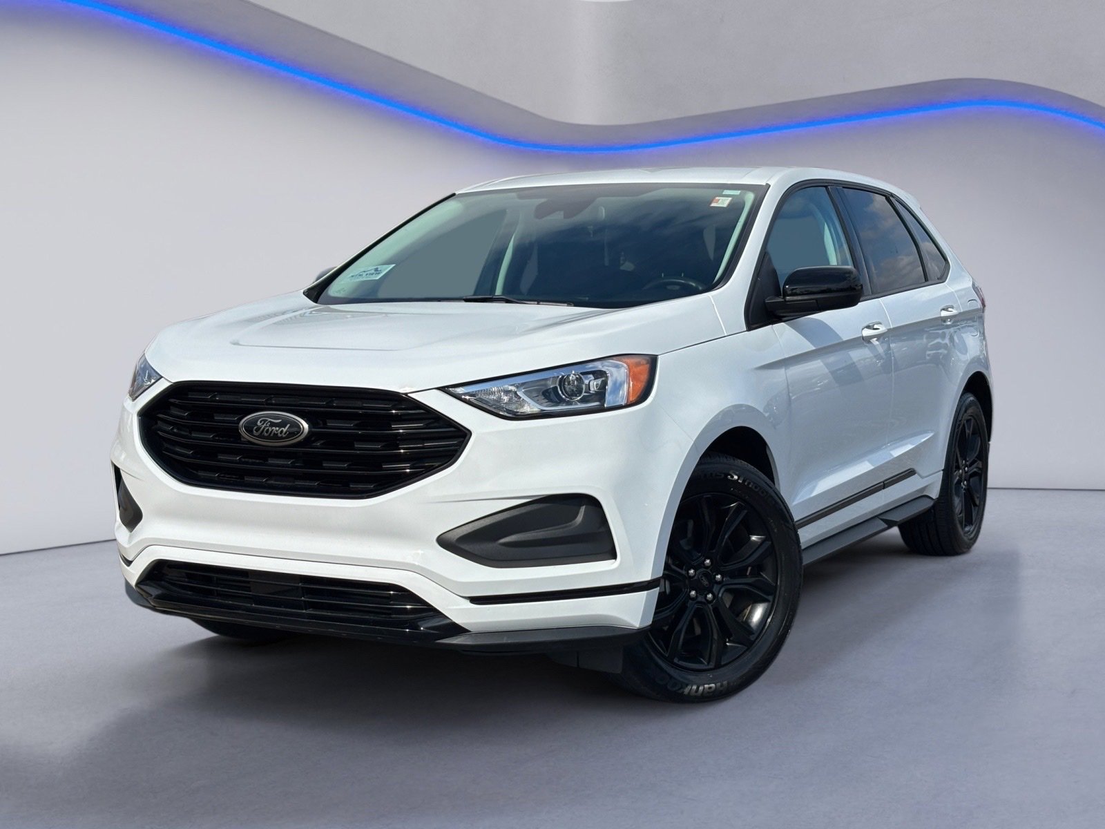 Used 2023 Ford Edge SE w/ Black Appearance Package image 2