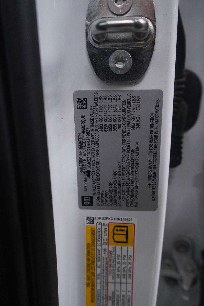 Used 2024 GMC Yukon XL SLE image 25