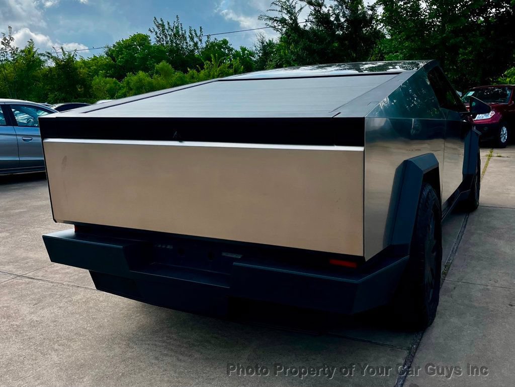 Used 2025 Tesla Cybertruck AWD Crew Cab image 7