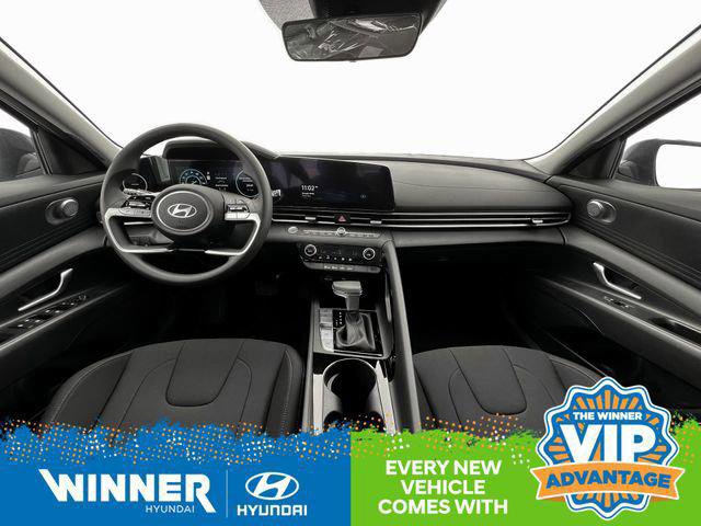 New 2025 Hyundai Elantra Blue image 13