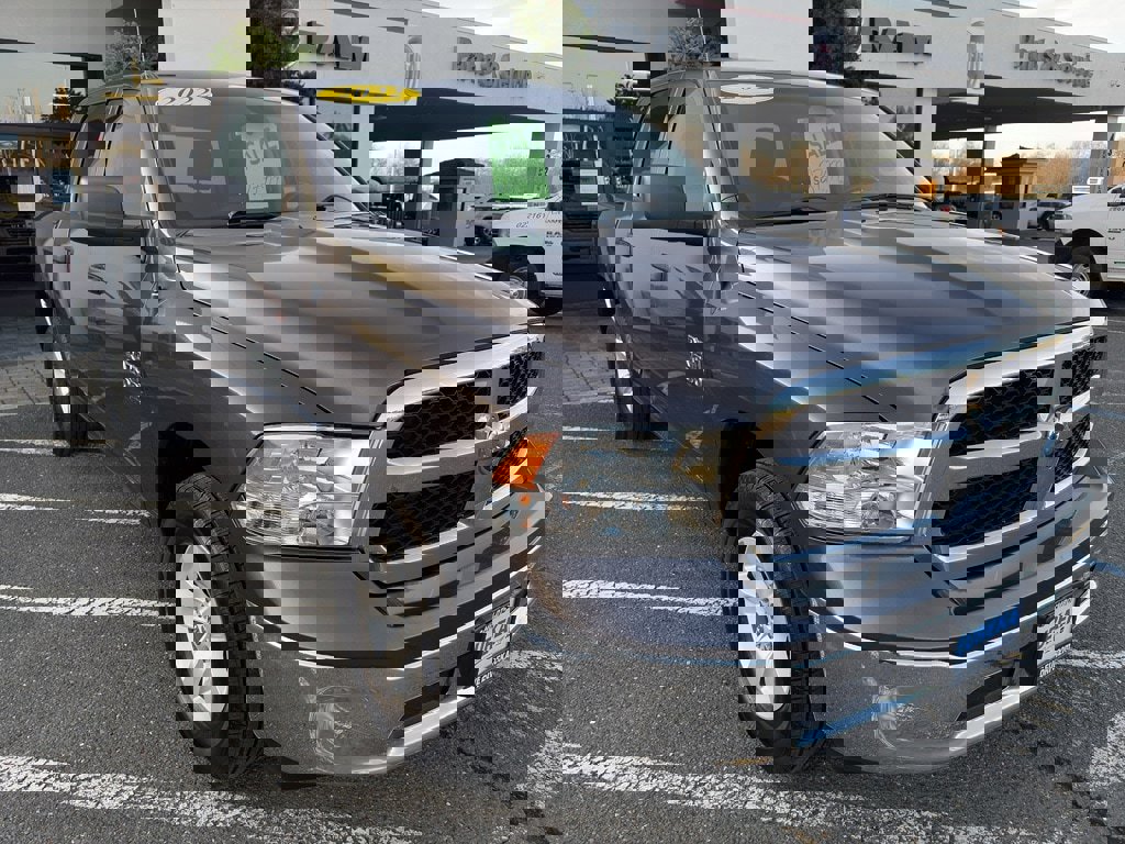 Used 2022 RAM 1500 Classic SLT image 27